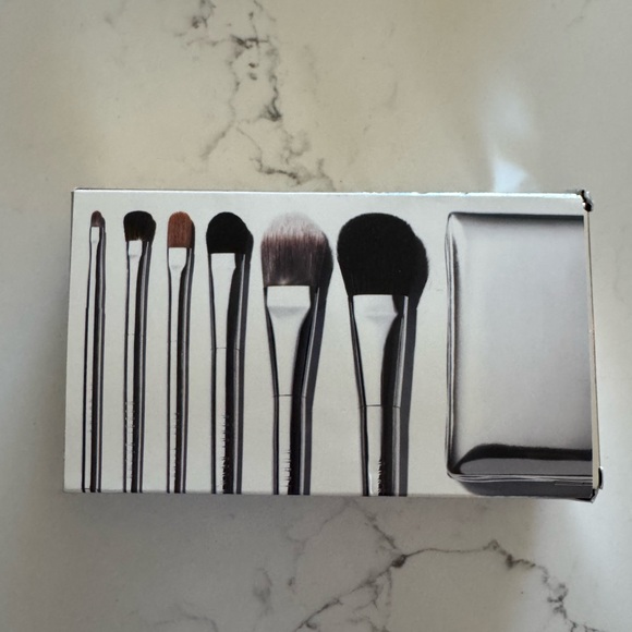 Bobby Brown Silver Travel Makeup Brush Set - Picture 2 of 10